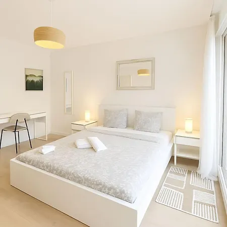 The Classy Minimalist Lakefront * Λωζάνη